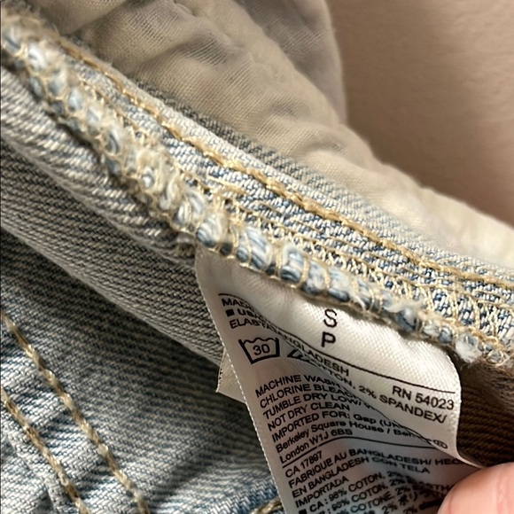 GAP Blue Jean Jacket Sleeveless Light Wash - Picture 3 of 6